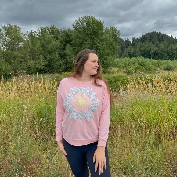 Tops - Crewneck with vintage quilt patch